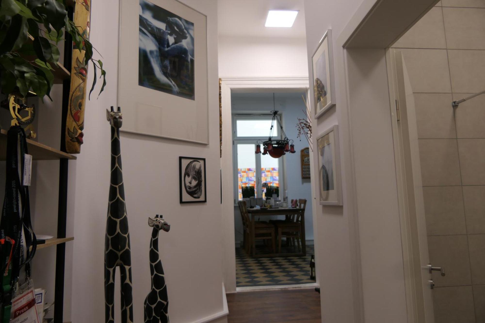 Vollmoebiliertes Auf Zeit In Innenstadt Von Apartment *